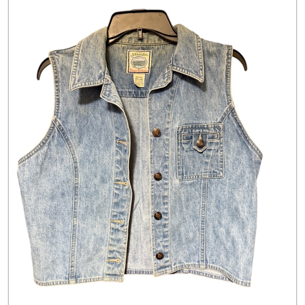 St. John’s Bay Denim Vest Sleeveless Button Front Light Wash size Medium